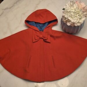 Children's Hooded Cape with Bow in Red